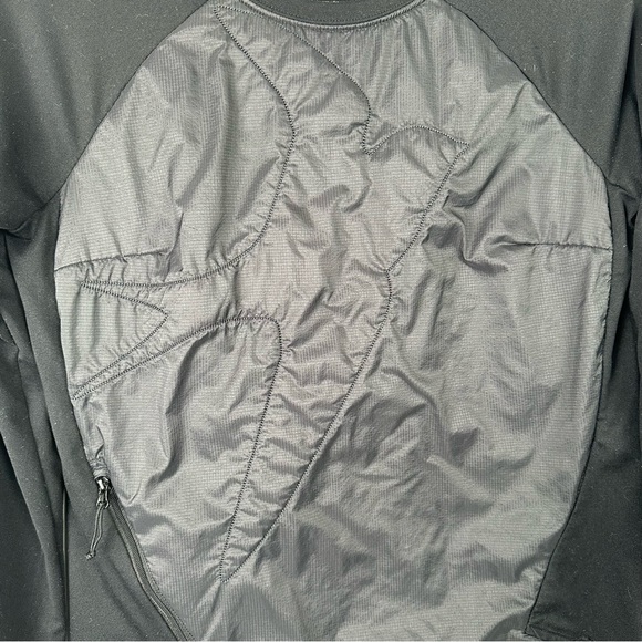 Oiselle Running Flyout Insulated Base Layer Long Sleeve Top Medium Black - Picture 3 of 7